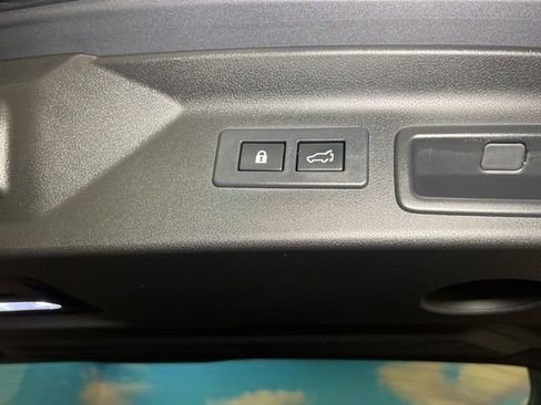 Certified 2025 Subaru Forester Touring w/ Protection Package image 50