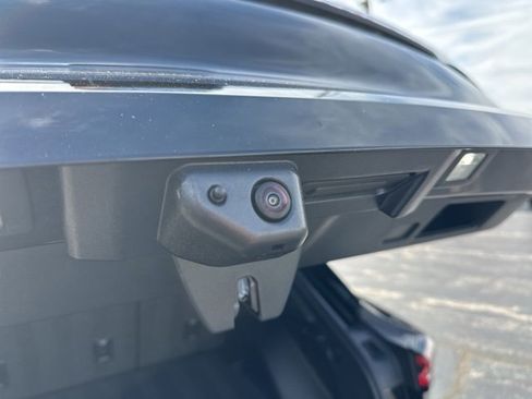 New 2026 Chevrolet Equinox EV LT image 16