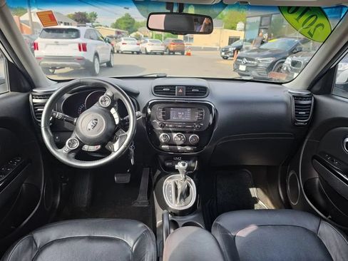 Used 2016 Kia Soul ! FWD image 16