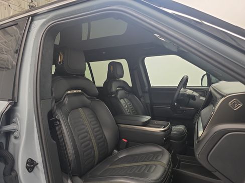 Used 2025 Rivian R1S Adventure Dual AWD/4WD image 24