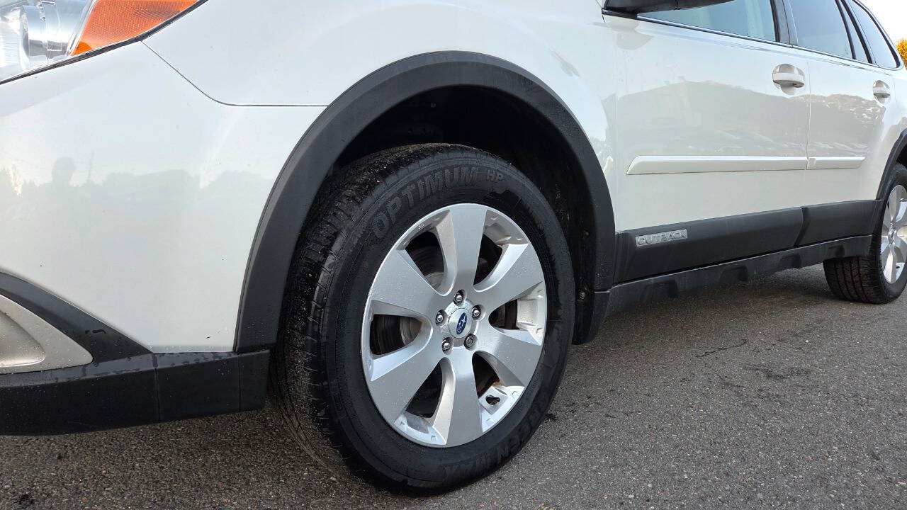 Used 2012 Subaru Outback 2.5i Limited AWD/4WD image 7