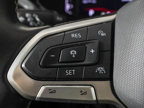 Certified 2024 Volkswagen Taos SEL image 28