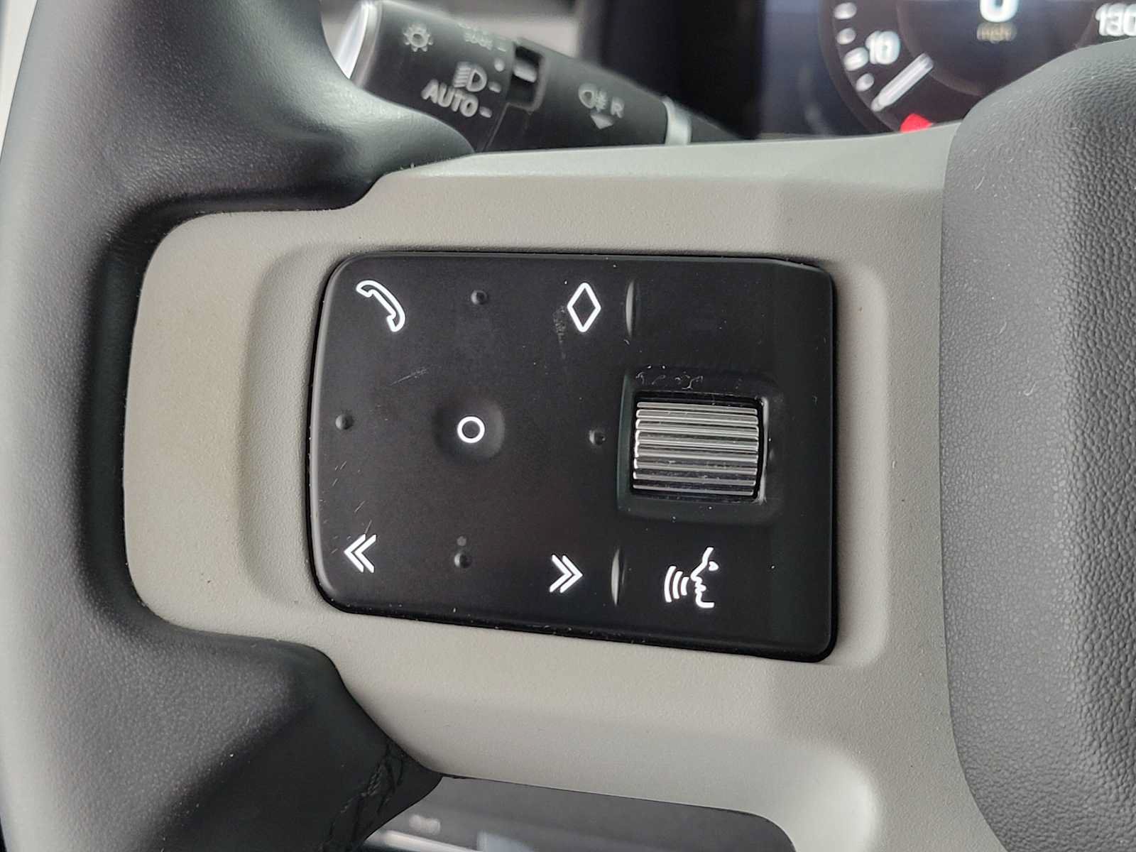 Used 2023 Land Rover Defender 110 S AWD/4WD image 29