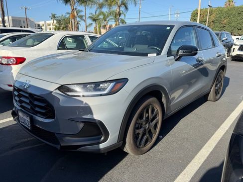 Used 2025 Honda HR-V Sport image 3