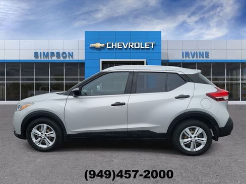 Used 2019 Nissan Kicks S FWD image 5