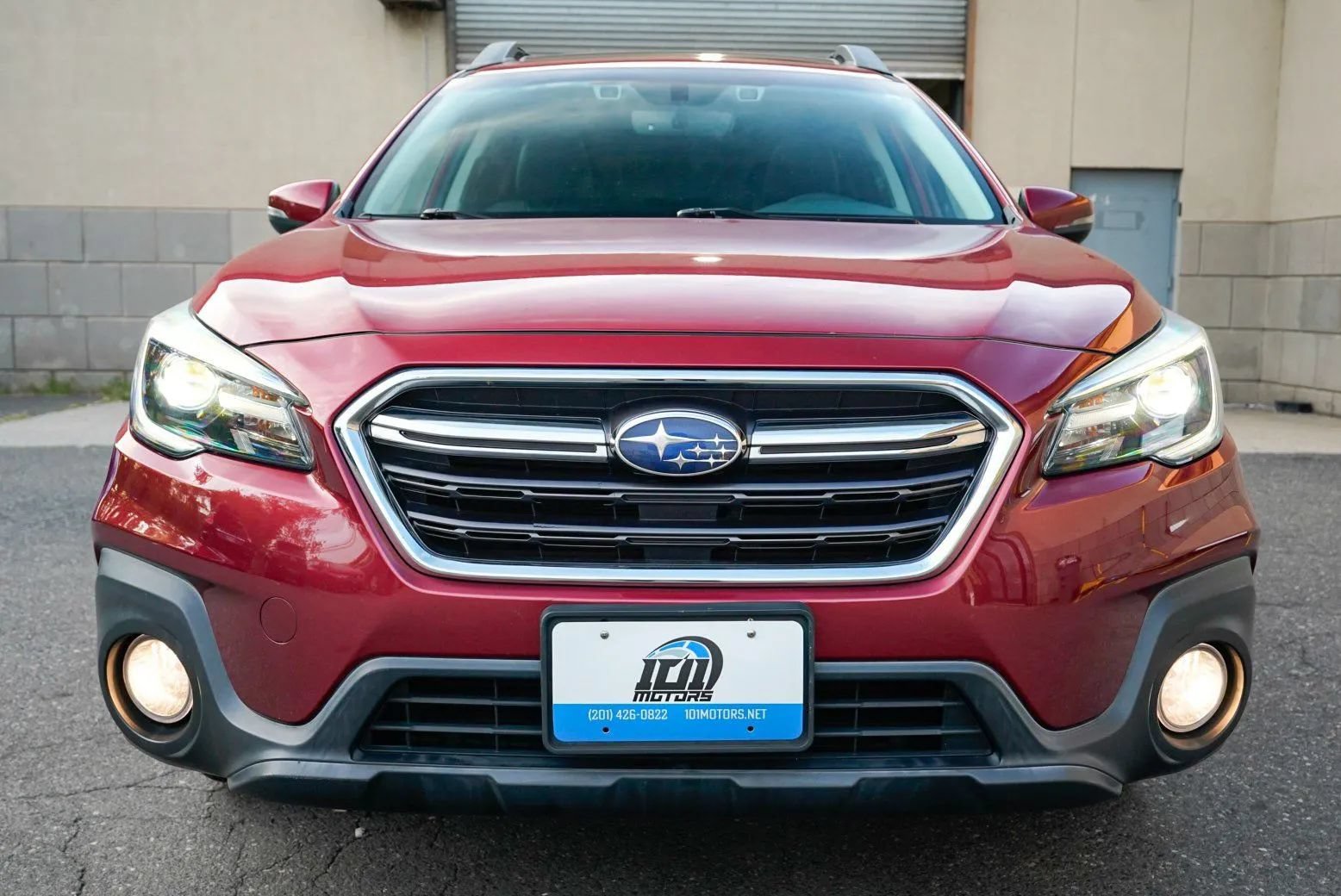 Used 2018 Subaru Outback 2.5i Limited AWD/4WD image 2