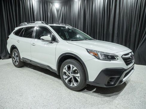 Used 2020 Subaru Outback Limited XT w/ Popular Package #2 AWD/4WD image 3
