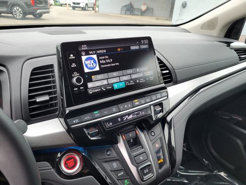 Certified 2025 Honda Odyssey Touring image 28
