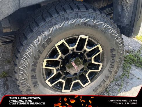 Used 2024 GMC Sierra 2500 AT4X AWD/4WD image 3