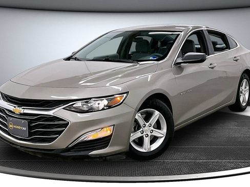 Used 2022 Chevrolet Malibu LS w/ LPO, Convenience Package 2 FWD image 3