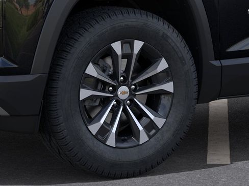 New 2027 Chevrolet Equinox LT w/ Convenience Package II FWD image 9