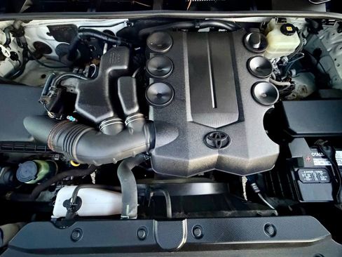 Used 2017 Toyota 4Runner SR5 Premium image 19