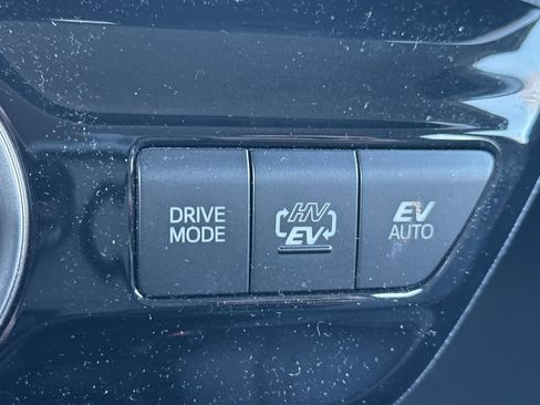 Used 2021 Toyota Prius Prime LE w/ Carpet Mat Package (TMS) image 31