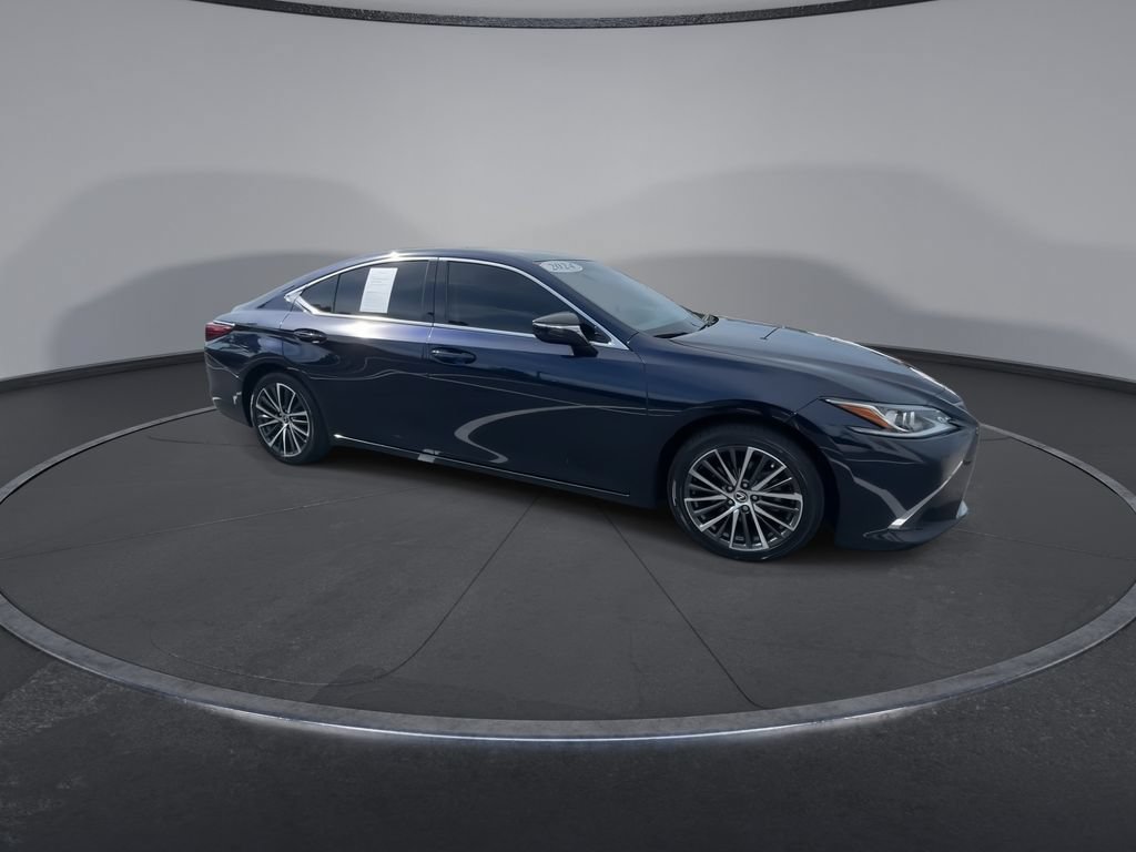 Used 2024 Lexus ES 350 w/ Premium Package FWD image 2