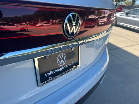 New 2026 Volkswagen Atlas SE image 26