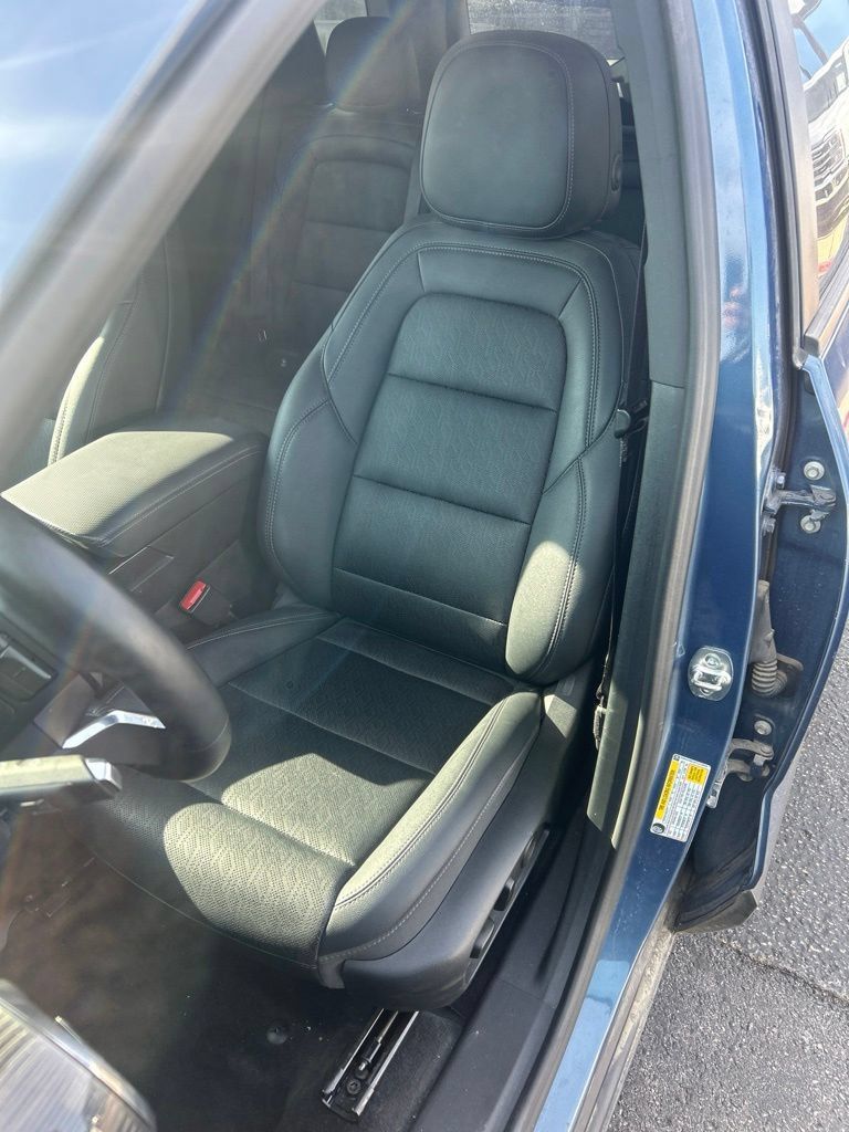 Used 2026 Chevrolet Equinox LT w/ Convenience Package II FWD image 5