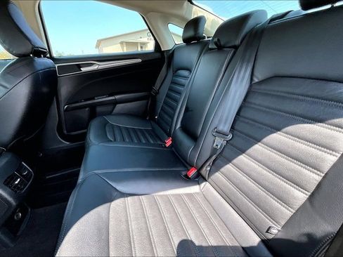 Used 2020 Ford Fusion SE FWD image 24
