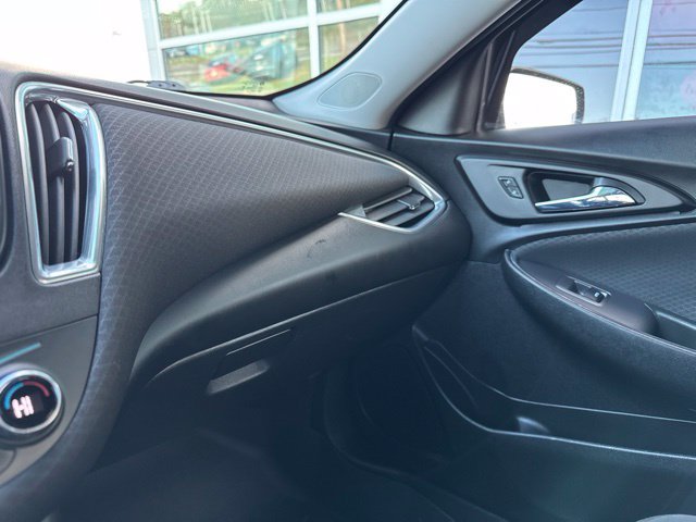 Used 2021 Chevrolet Malibu LT FWD image 16
