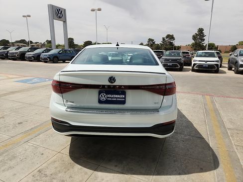 New 2026 Volkswagen Jetta SE FWD image 6
