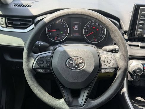 Used 2021 Toyota RAV4 XLE FWD image 11