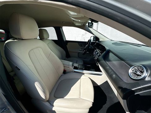 Used 2021 Mercedes-Benz GLA 250 w/ Premium Package image 28