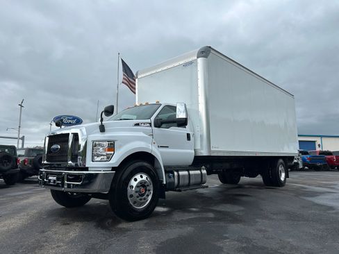 New 2026 Ford F750 2WD Regular Cab Super Duty image 3