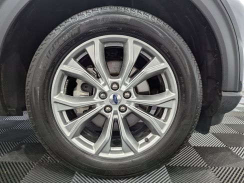 Used 2024 Ford Explorer XLT w/ Equipment Group 202A AWD/4WD image 6