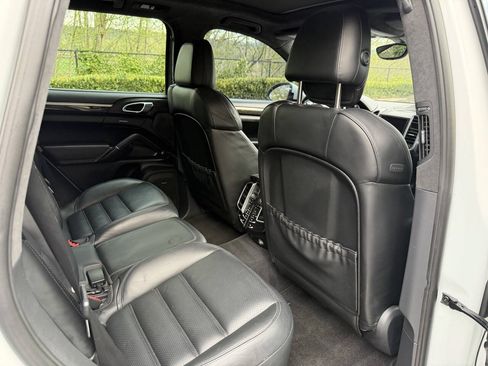 Used 2013 Porsche Cayenne Turbo AWD/4WD image 29