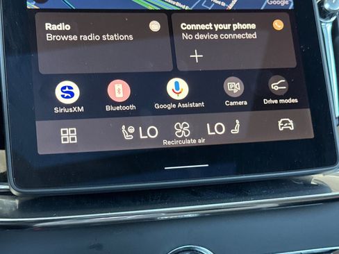 Certified 2025 Volvo XC90 B6 Plus image 25