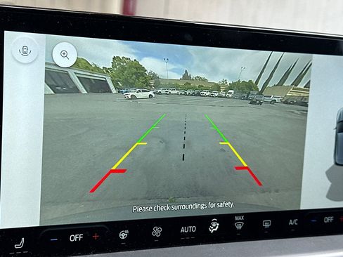 Used 2025 Ford Escape SE FWD image 16