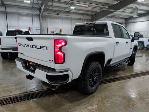 Used 2021 Chevrolet Silverado 2500 LTZ w/ LTZ Plus Package image 3