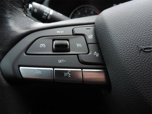 Used 2021 Cadillac XT4 Premium Luxury w/ LPO, Onyx Sport Package image 26