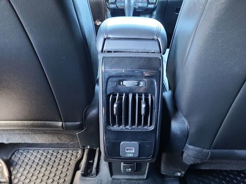 Used 2025 Jeep Compass Trailhawk image 29