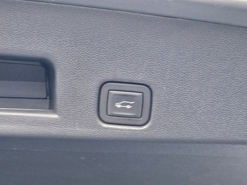 Certified 2025 Chevrolet Traverse LT image 14