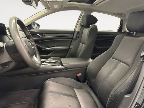 Used 2020 Honda Accord EX image 9