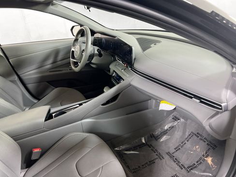 Used 2023 Hyundai Elantra SEL w/ Convenience Package FWD image 27