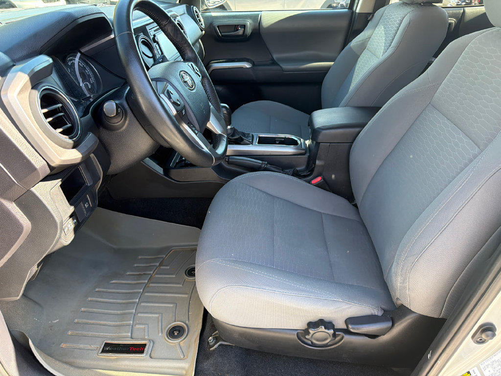 Used 2019 Toyota Tacoma SR5 AWD/4WD image 9