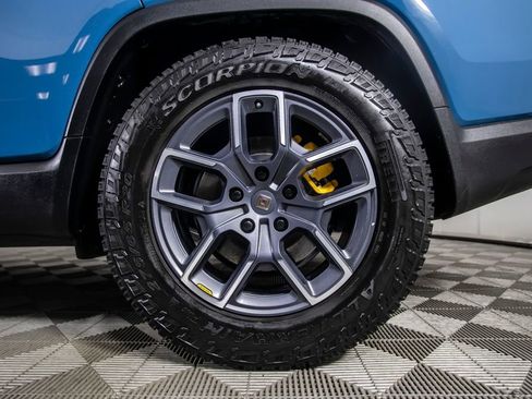 Used 2023 Rivian R1T Adventure image 30