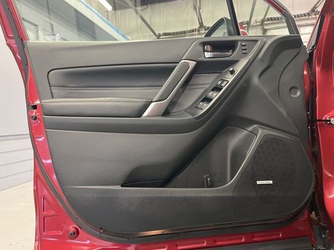 Used 2017 Subaru Forester 2.5i Touring image 10