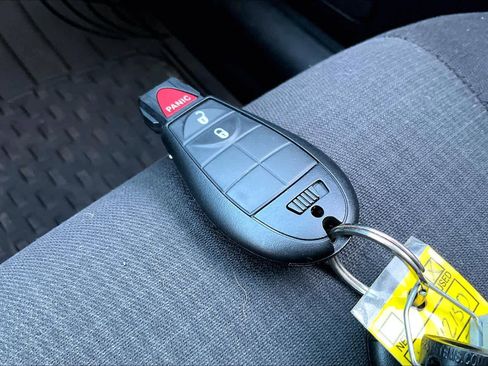 Used 2017 Jeep Cherokee Latitude w/ Safety/Convenience Group image 13