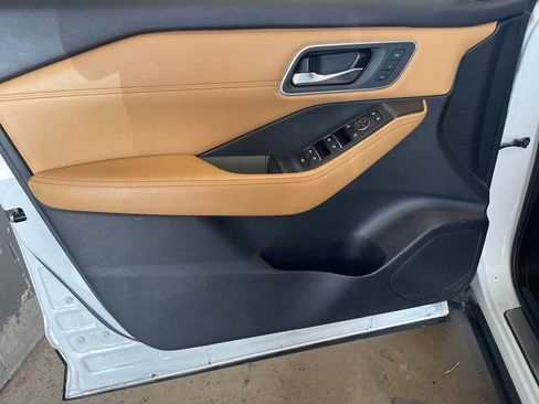 Certified 2023 Nissan Rogue Platinum w/ Platinum Premium Package FWD image 9