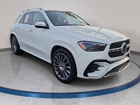 Used 2024 Mercedes-Benz GLE 350 4MATIC image 3