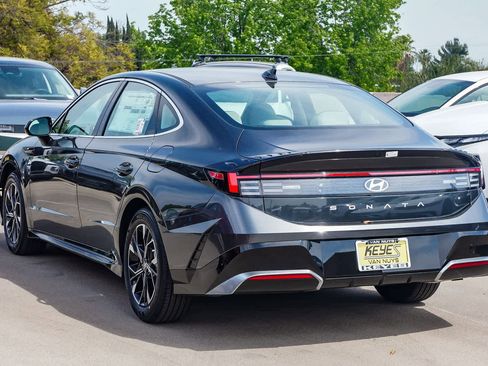 Certified 2025 Hyundai Sonata SEL image 2