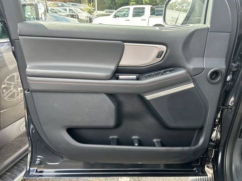 Used 2025 Ford Expedition Max Active RWD image 9