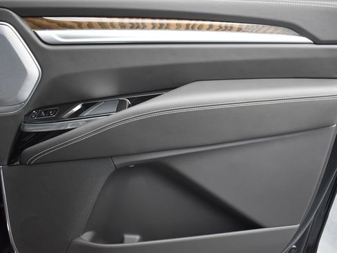 Certified 2026 Cadillac Escalade ESV Platinum Sport w/ LPO, ONYX Package image 34