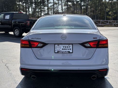 Certified 2024 Nissan Altima 2.5 SR image 4