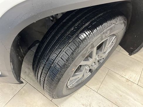 Used 2023 GMC Acadia SLE image 40