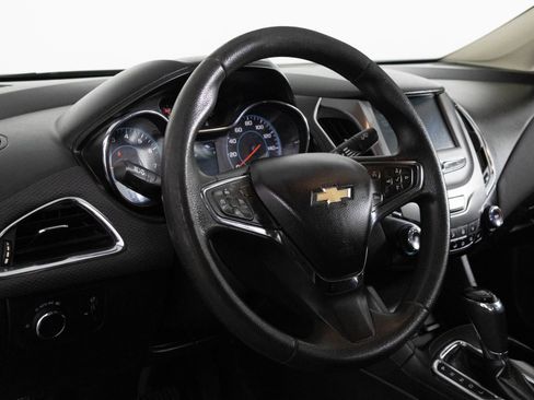 Used 2017 Chevrolet Cruze LT w/ Convenience Package image 33