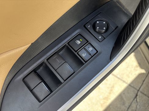 Used 2022 Toyota RAV4 LE FWD image 14