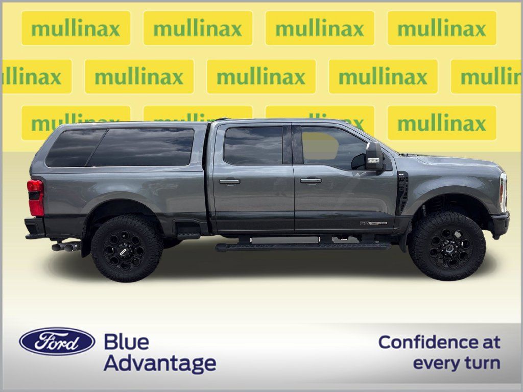 Used 2025 Ford F250 XLT w/ Black Appearance Package AWD/4WD image 2